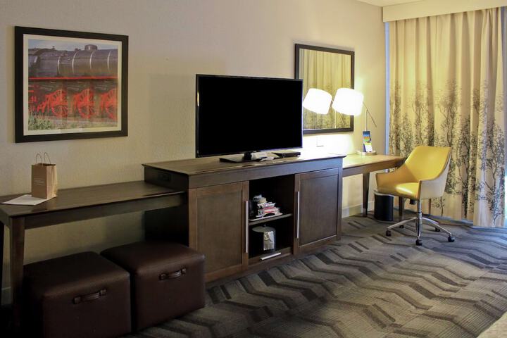 Room 11 of 37