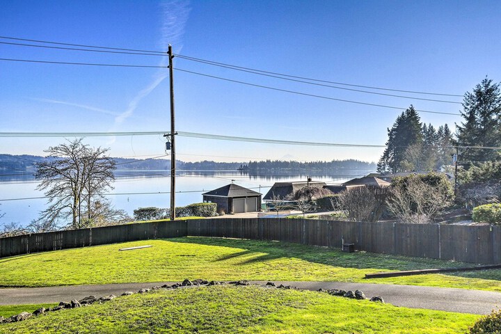 Puget Sound Cabin With Hot Tub and Water Views!
