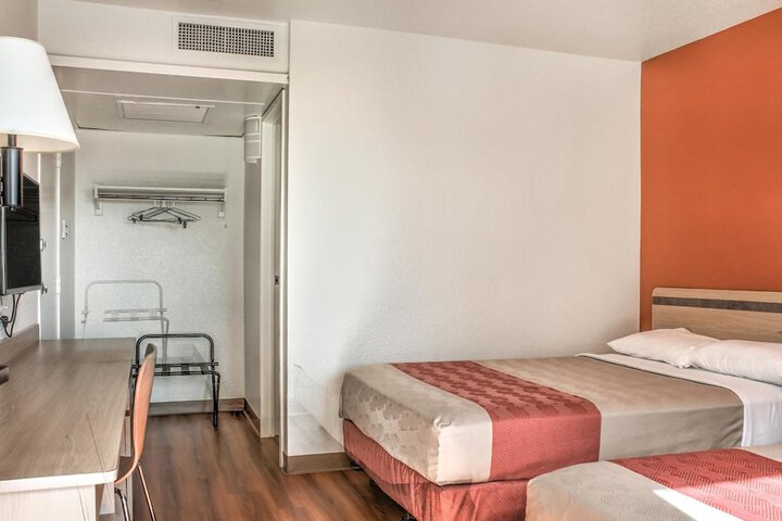 Motel 6 Mojave CA