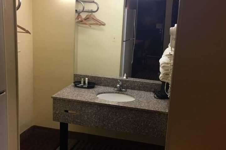 Room 8 of 12