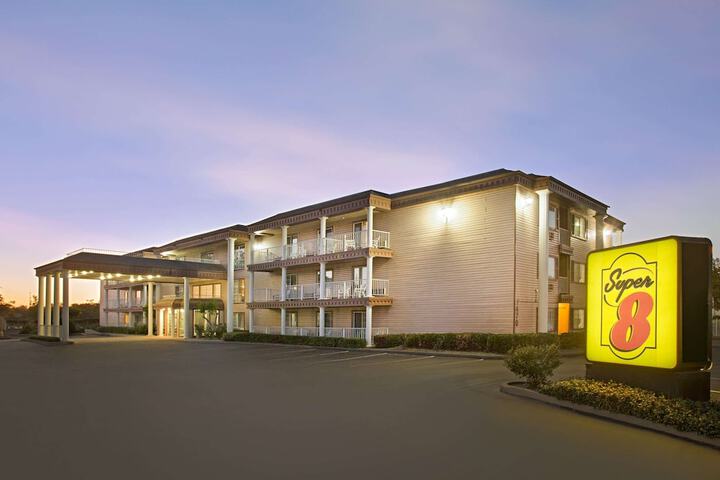 Hotel 2 of 23