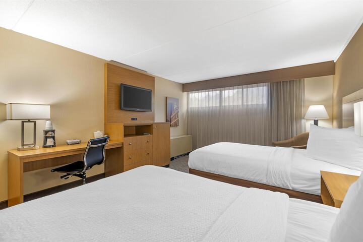 Best Western Royal Plaza Hotel & Trade Center