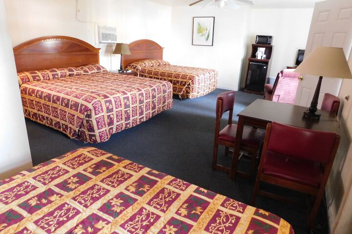 Little Shamrock Motel A1