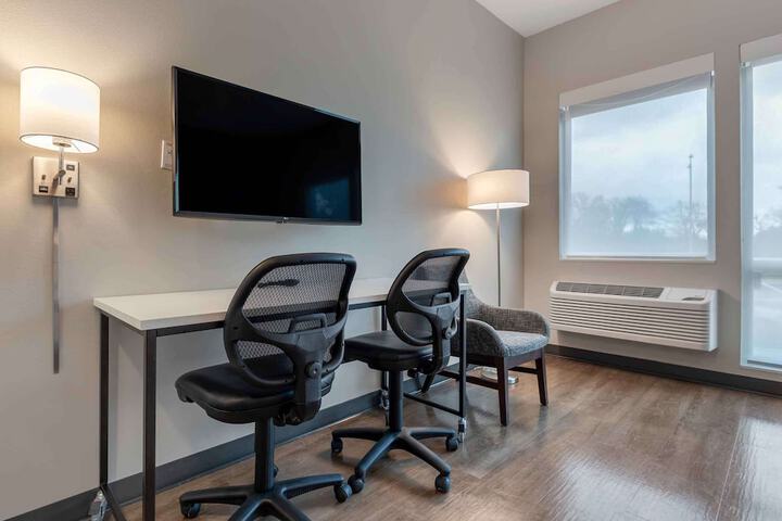 Room 12 of 32