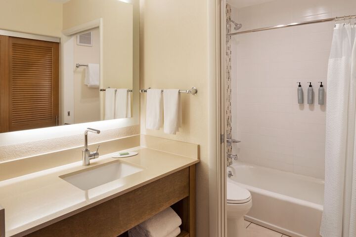 Courtyard by Marriott San Diego Del Mar / Solana Beach