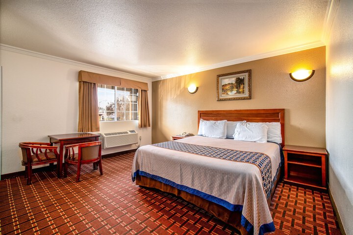Room 16 of 25