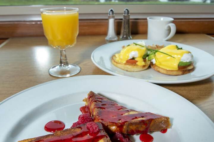 Breakfast/Coffee Service 142 of 159