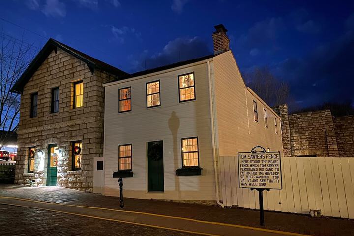 Riverside Inn Hannibal
