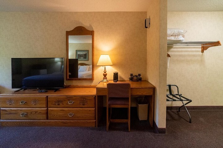 Room 14 of 32