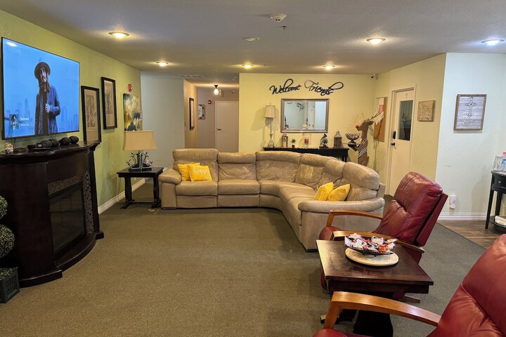 Arbor Rose Boutique Hotel