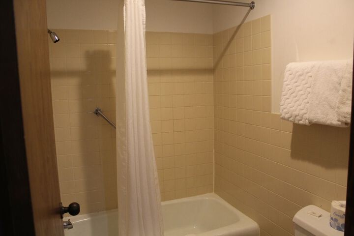 Colonial Inn Dyersville