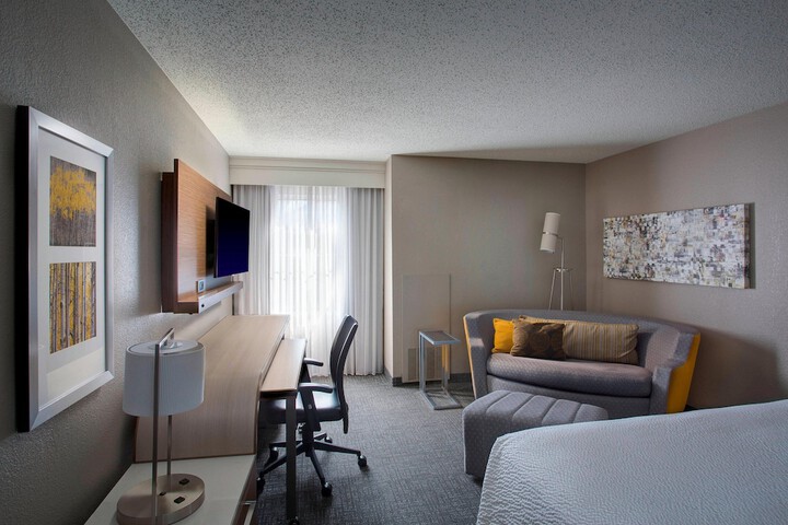 Room 14 of 28