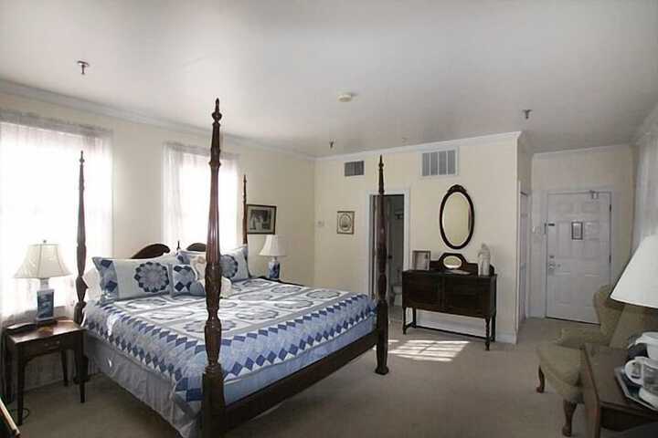 Room 47 of 170