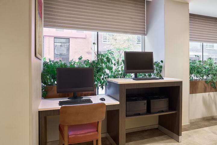 Business Center 36 of 39