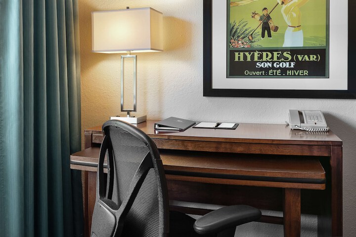 Doubletree by Hilton Cape Cod - Hyannis