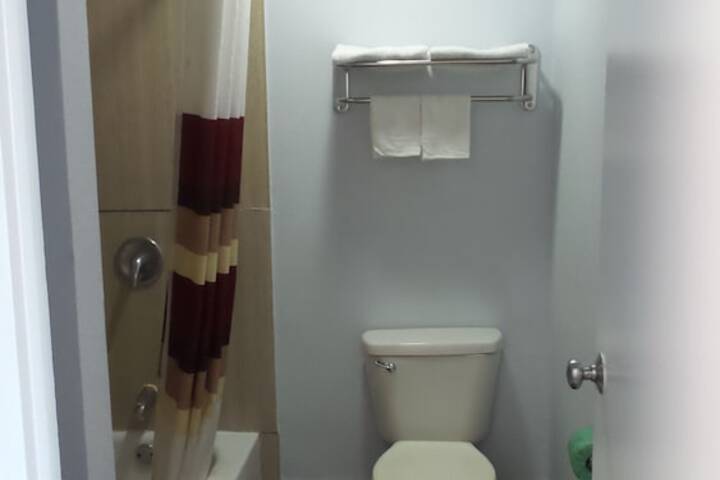 Room 8 of 9