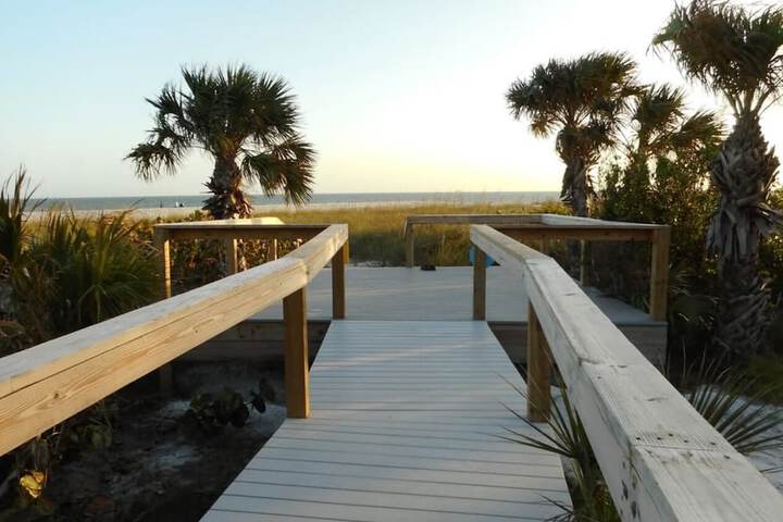 Shell Island Beach Club