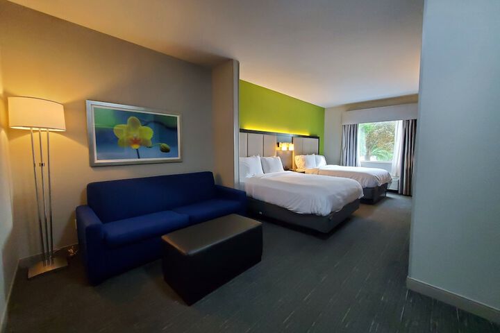 Holiday Inn Express Hotel & Suites Pearland by IHG