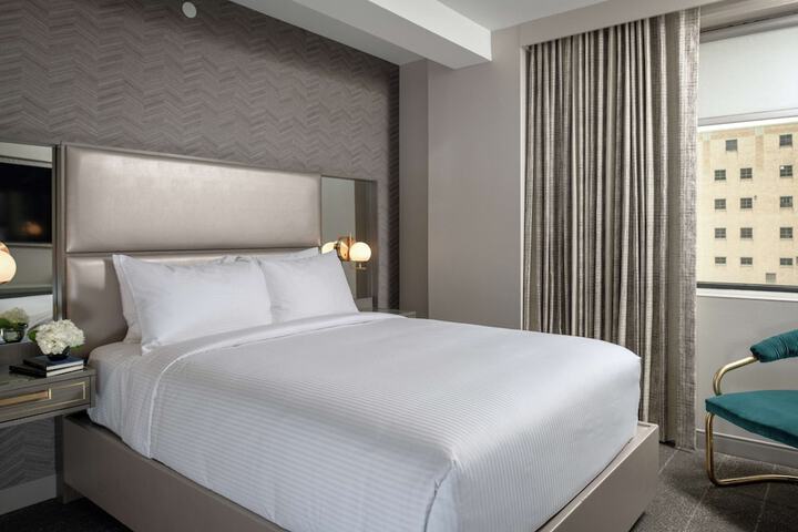 Tulsa Club Hotel Curio Collection by Hilton