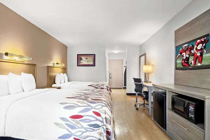 Room 32 of 43