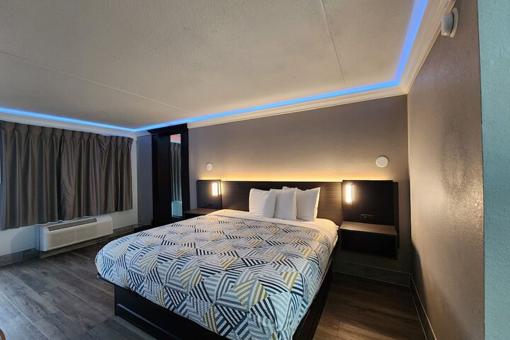 Room 25 of 41