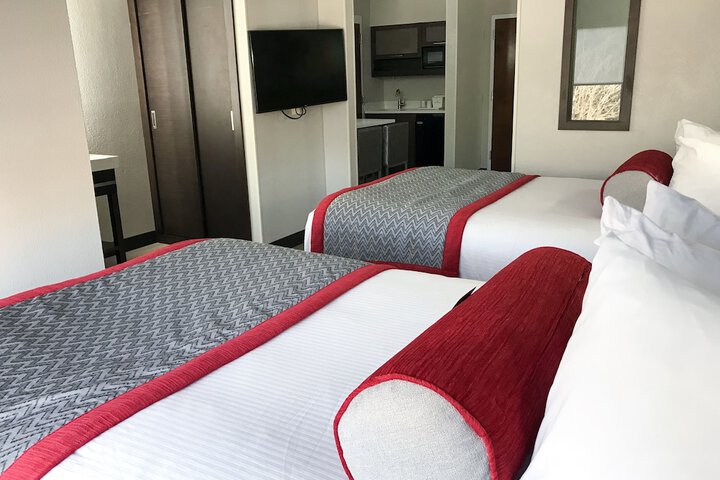 Ramada by Wyndham Suites Orlando Airport