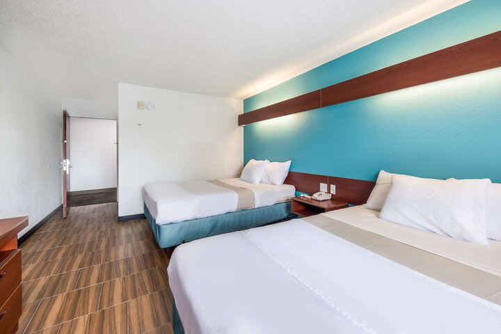 Room 17 of 29