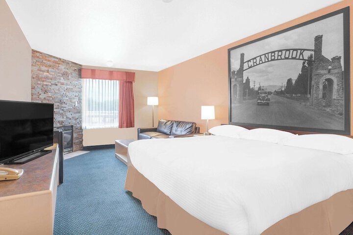 Room 18 of 34