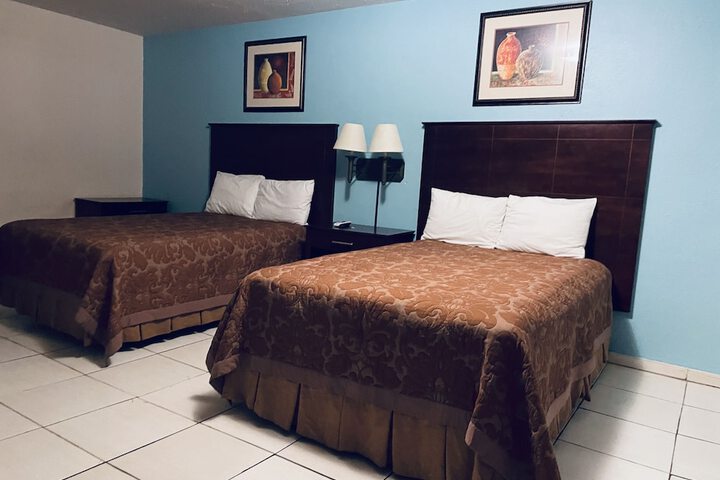 Room 6 of 18