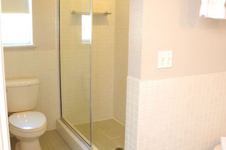Room 10 of 32