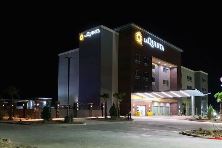 Hotel 4 of 70