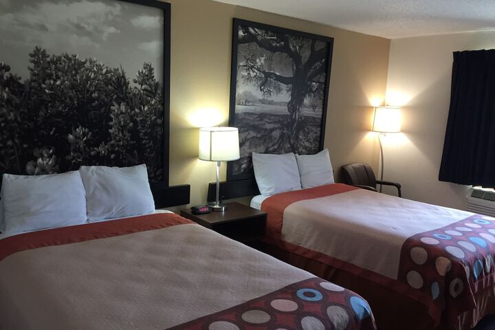 Room 30 of 34