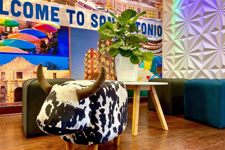 Hotel Interior 10 of 34