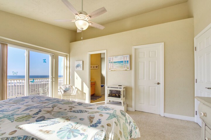 Quiet Waterfront Escape w / Hot Tub & Beach Access!