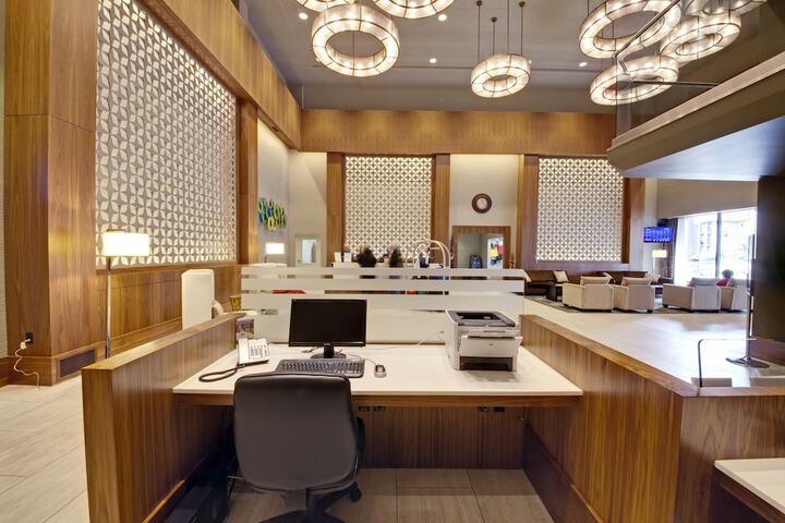 Business Center 79 of 81
