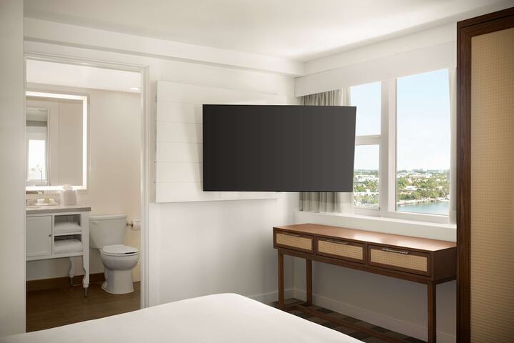 Room 44 of 118