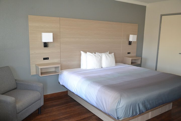 Room 15 of 25