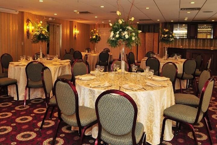 Ballroom/Hall 33 of 39