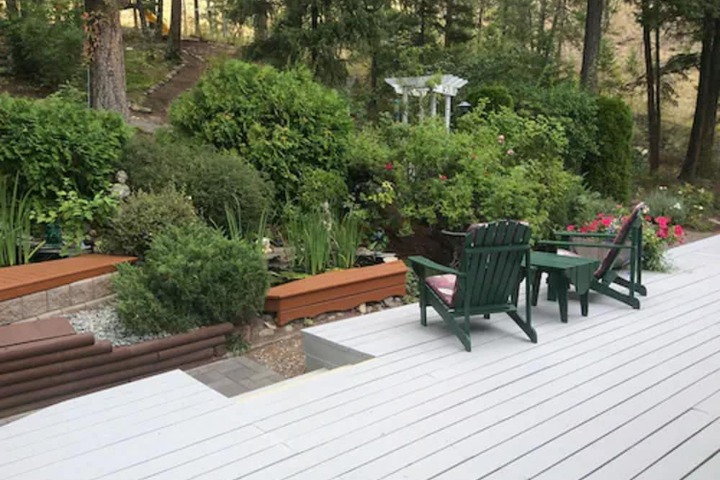 Sundeck 15 of 24