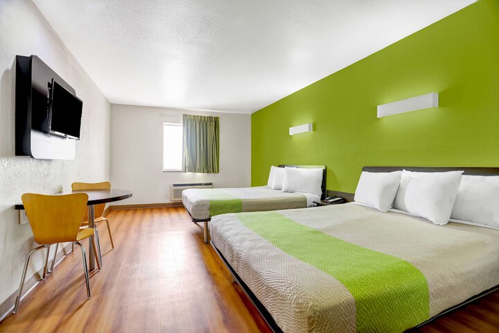 Room 40 of 48