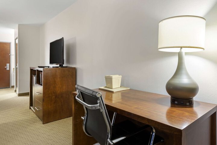 Room 28 of 45