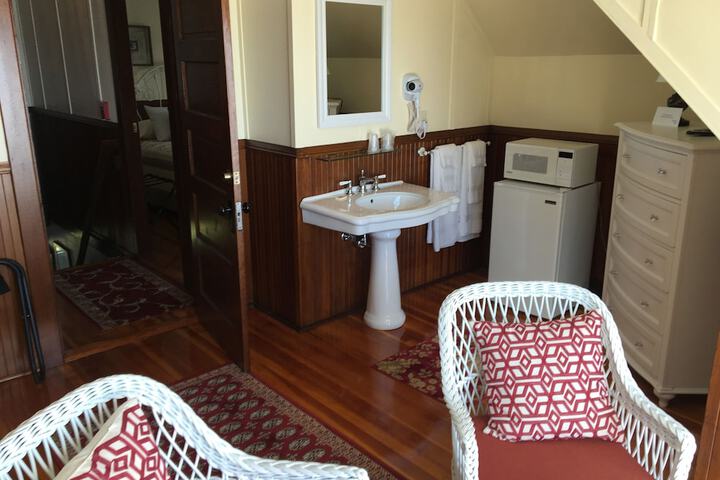 Room 15 of 40