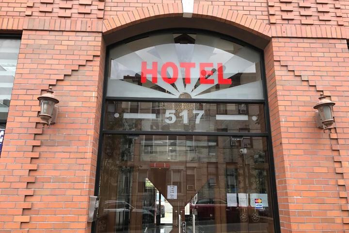 Hotel 6 of 37