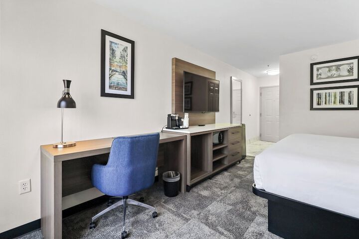 Room 65 of 77