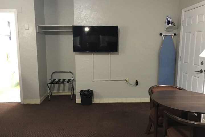 Room 20 of 38