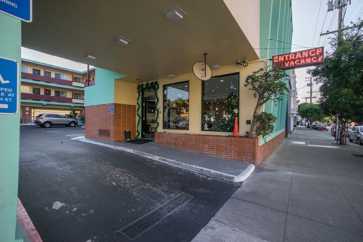 Hotel 3 of 54