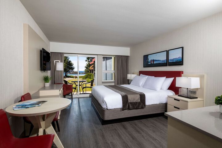 Room 32 of 74