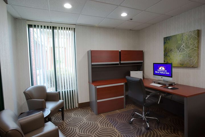Business Center 25 of 25