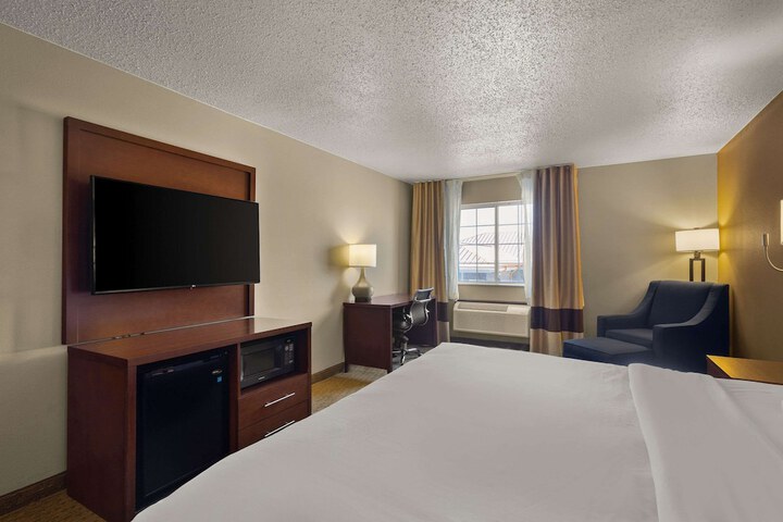Room 60 of 77