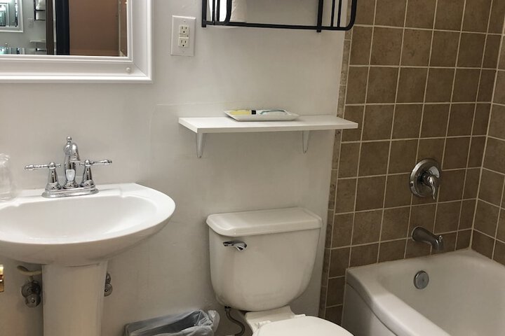 Room 8 of 41